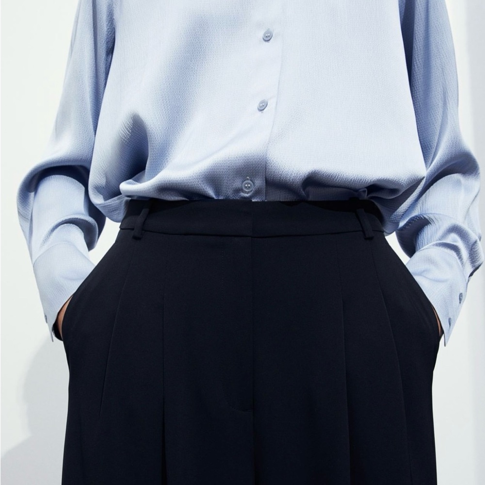 💖 H&M Wide Leg Navy Blue Dress Pants LIKE NEW EUC - Picture 4 of 8